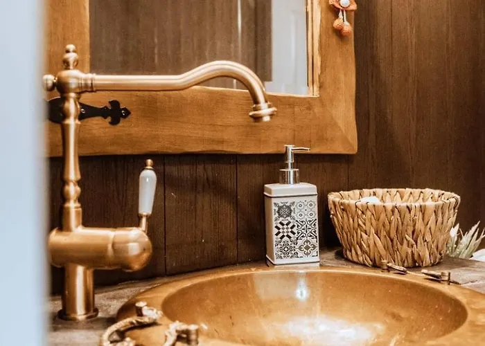 Vale D'mila - Casa Do Candeeiro * Parada (Braganca, Braganca)